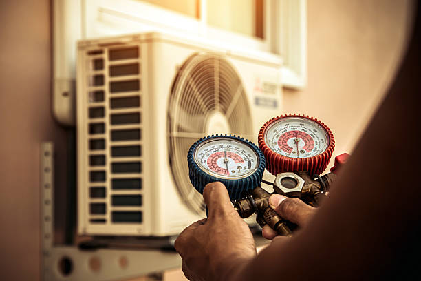 Professional Ac Installation technician working in Huntington, NY